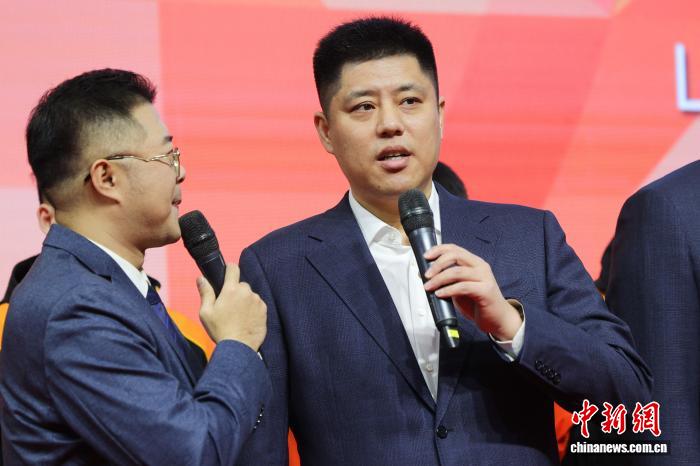 山西男篮新赛季目标锁定冲击前八，揭幕战将迎