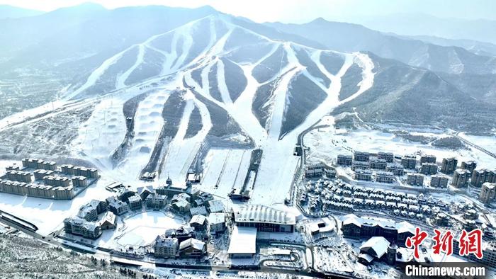 崇礼雪季接待超220万人次 冰雪旅游助力区域经济